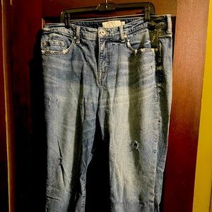 Torrid High Rise Straight Jeans w/Destruction 18R